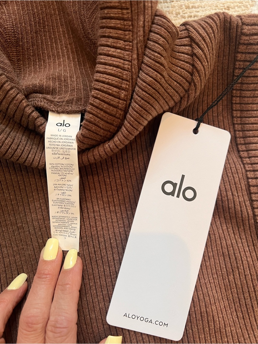 ALO Seamless Two Tone Rib Hooded Vest Crop Top Large brownstone BNWT! - Picture 7 of 9